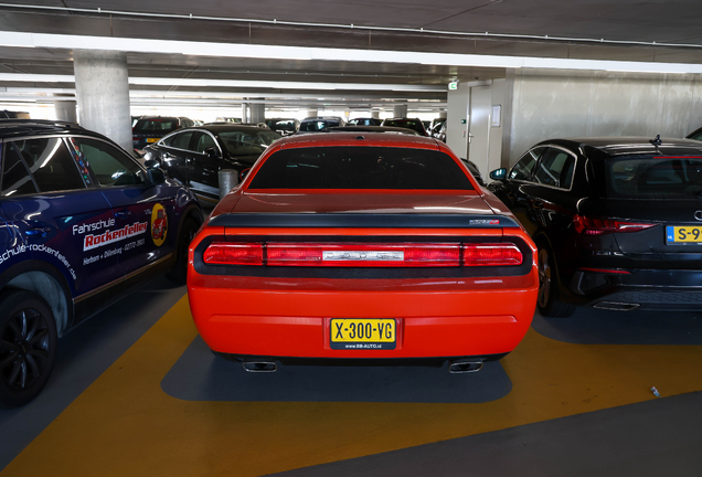 Dodge Challenger SRT-8