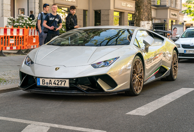 Lamborghini Huracán LP640-4 Performante