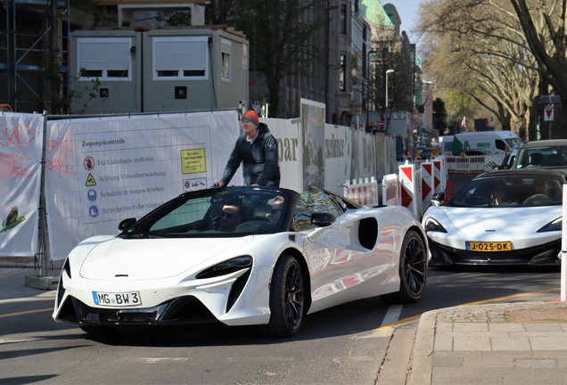 McLaren Artura Spider