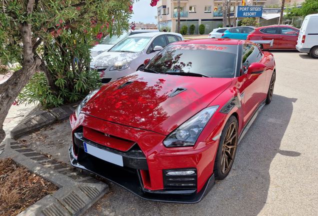 Nissan GT-R