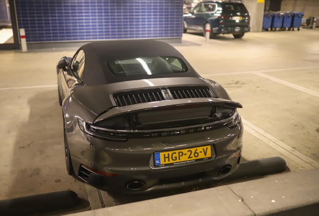 Porsche 992 Carrera 4 GTS Cabriolet