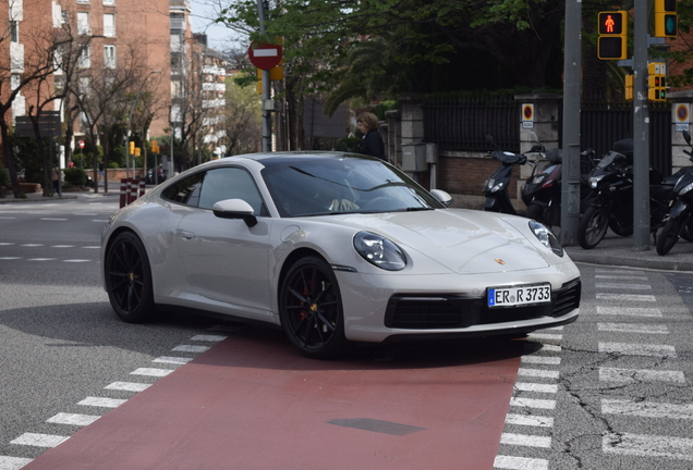 Porsche 992 Carrera 4S