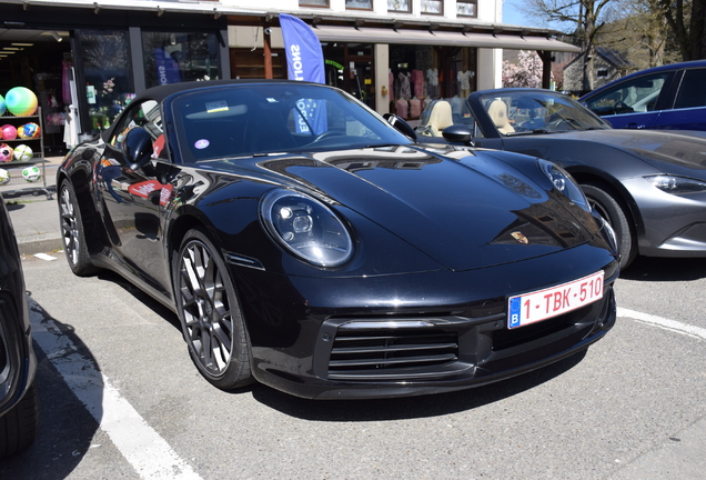 Porsche 992 Carrera 4S Cabriolet