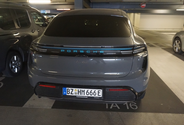 Porsche Macan EV Turbo