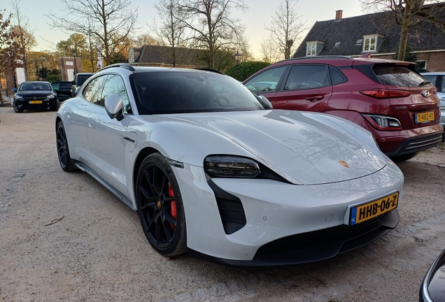 Porsche Taycan GTS Sport Turismo