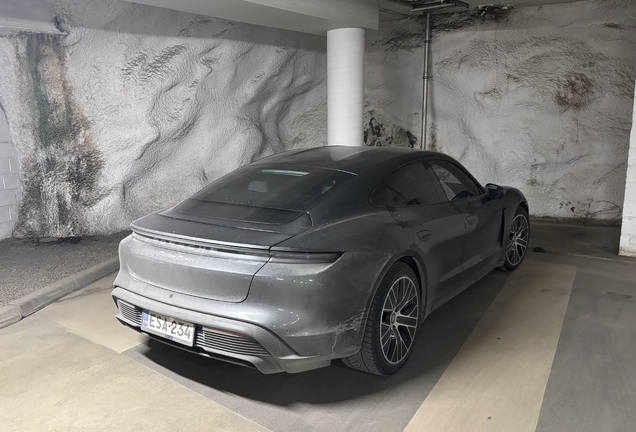 Porsche Taycan Turbo