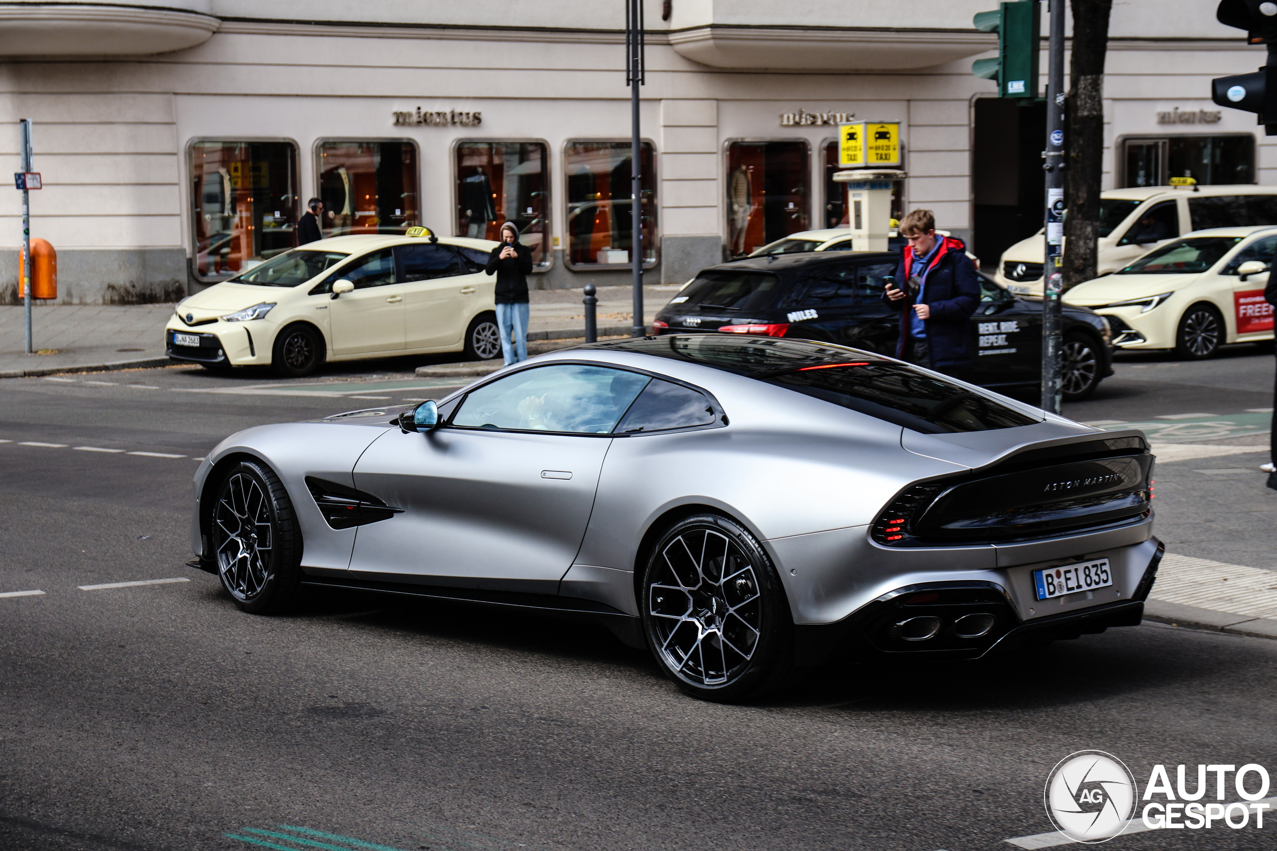 De Aston Martin Vanquish wordt lekker vaak gespot