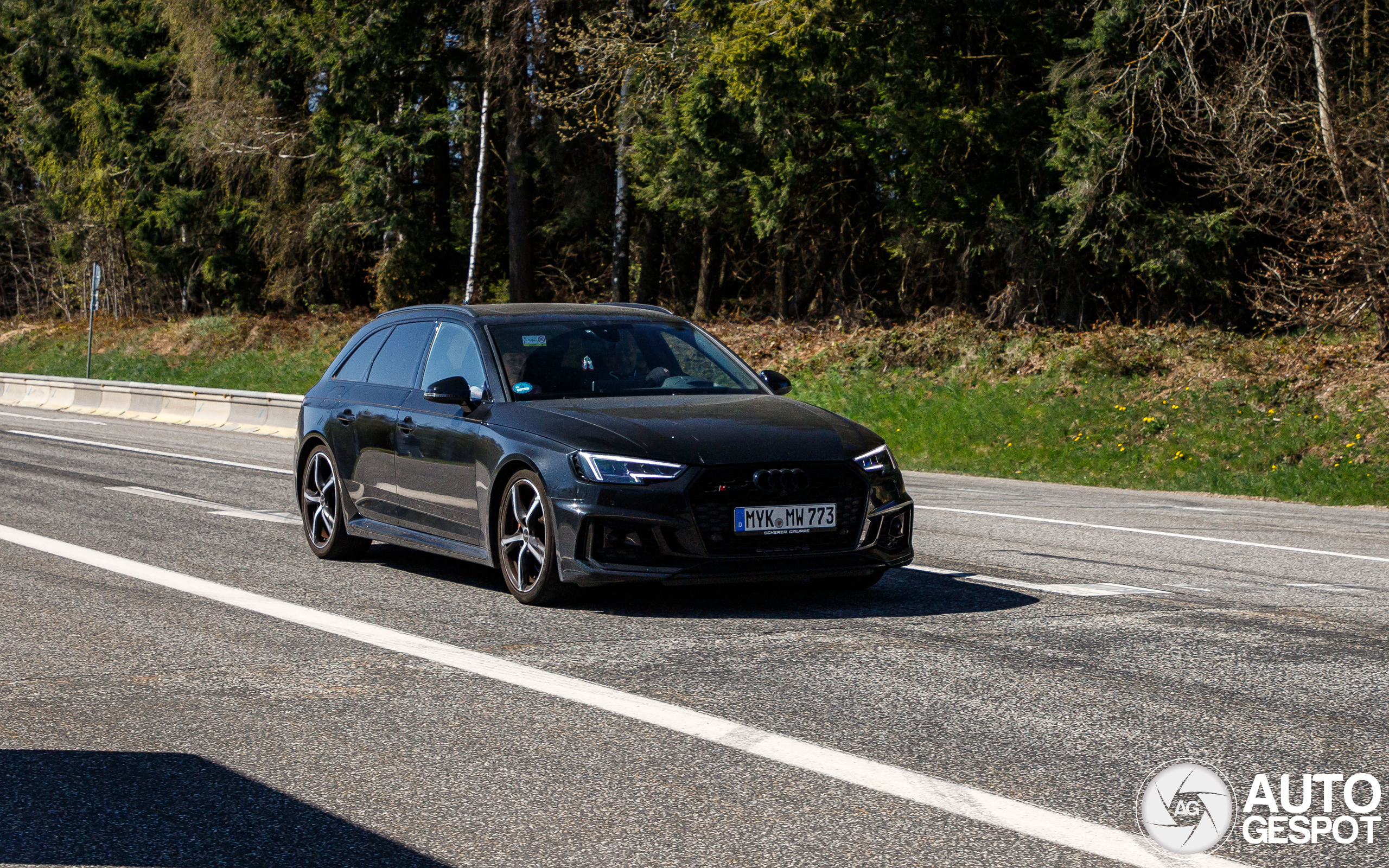 Audi RS4 Avant B9