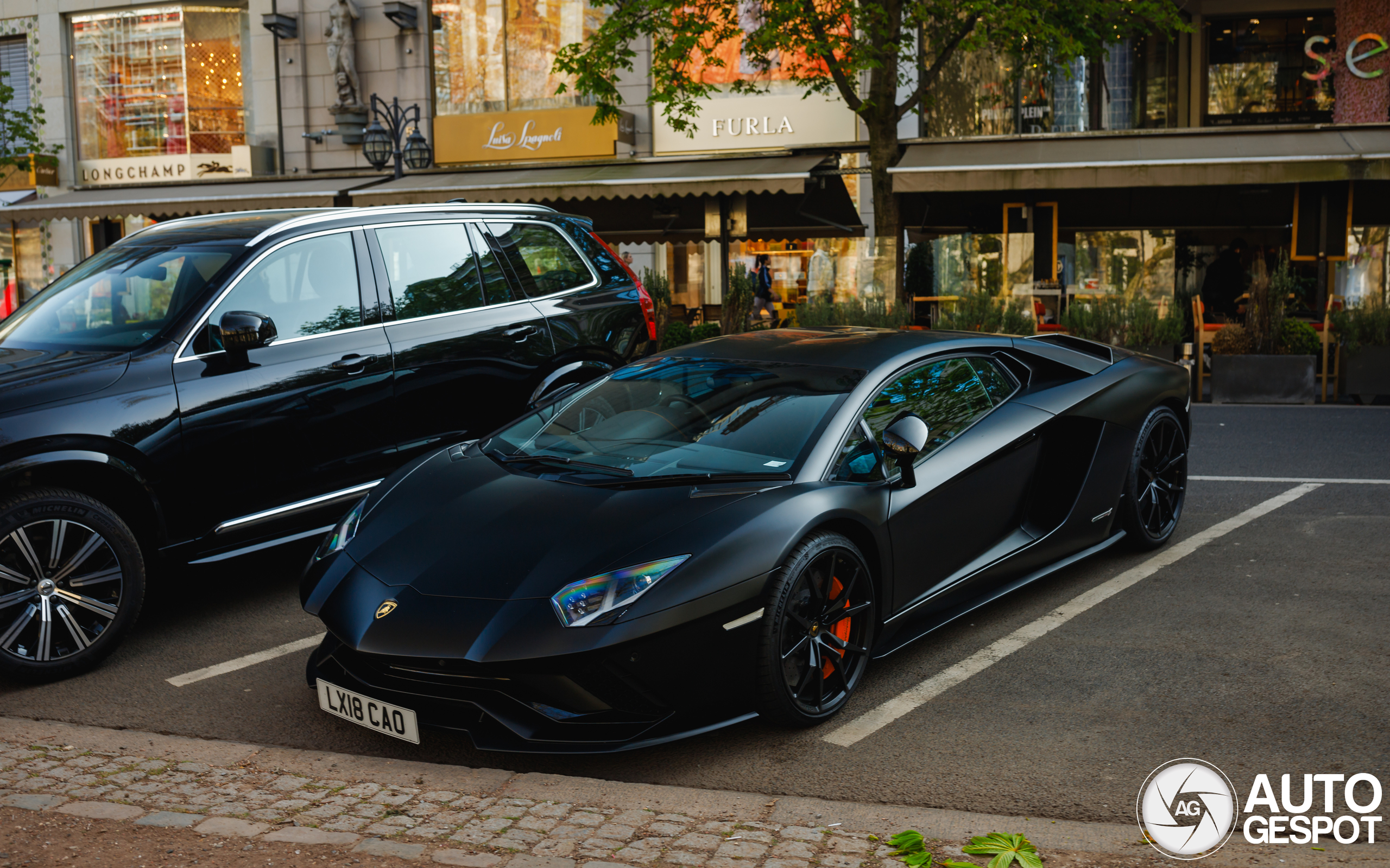 Lamborghini Aventador S LP740-4