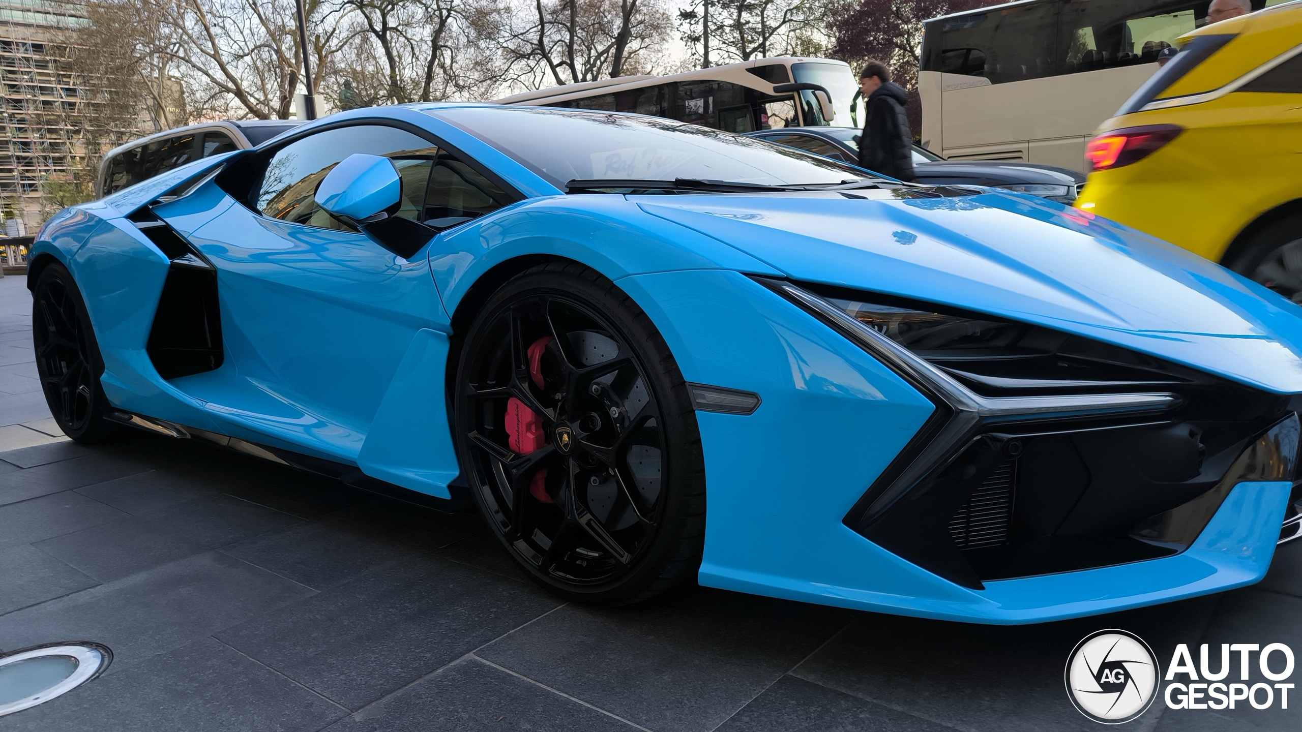Lamborghini Revuelto