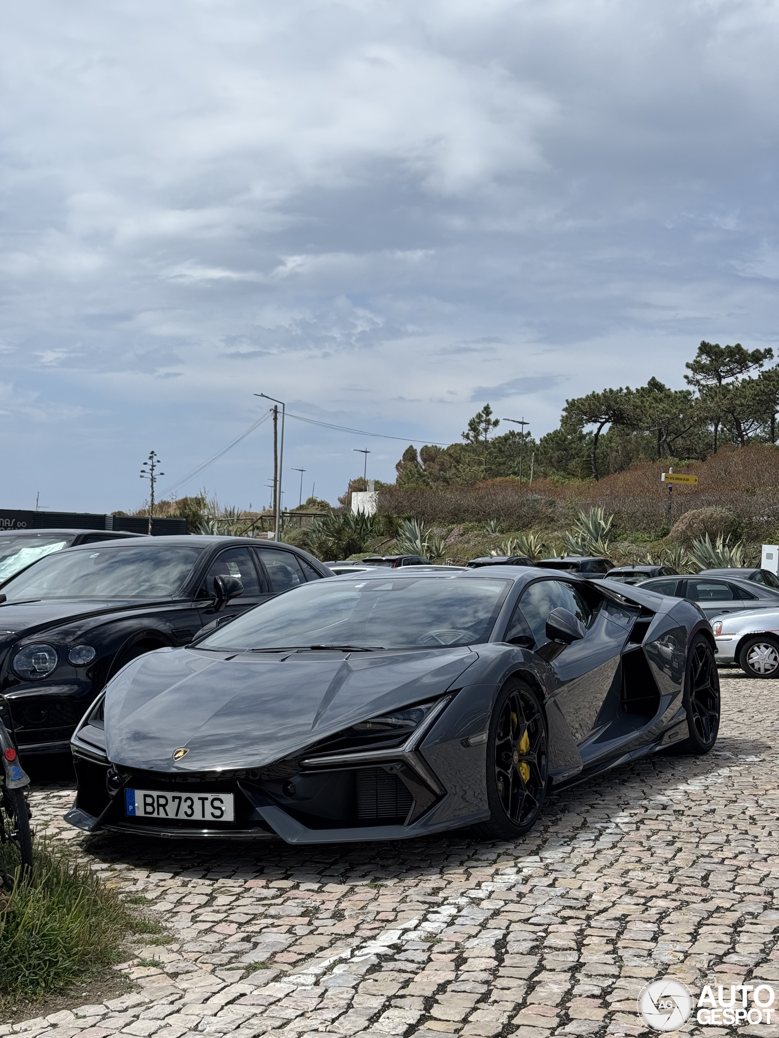 Lamborghini Revuelto