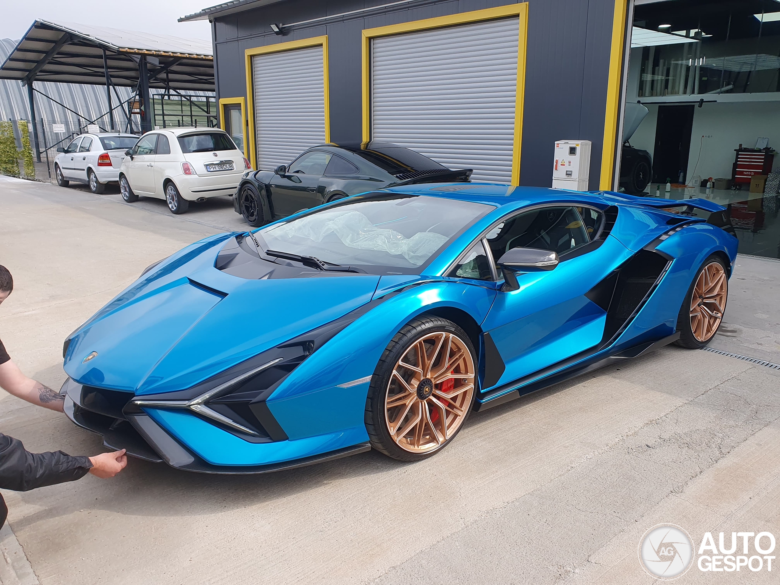 Lamborghini Sián FKP 37 verrast in Boekarest