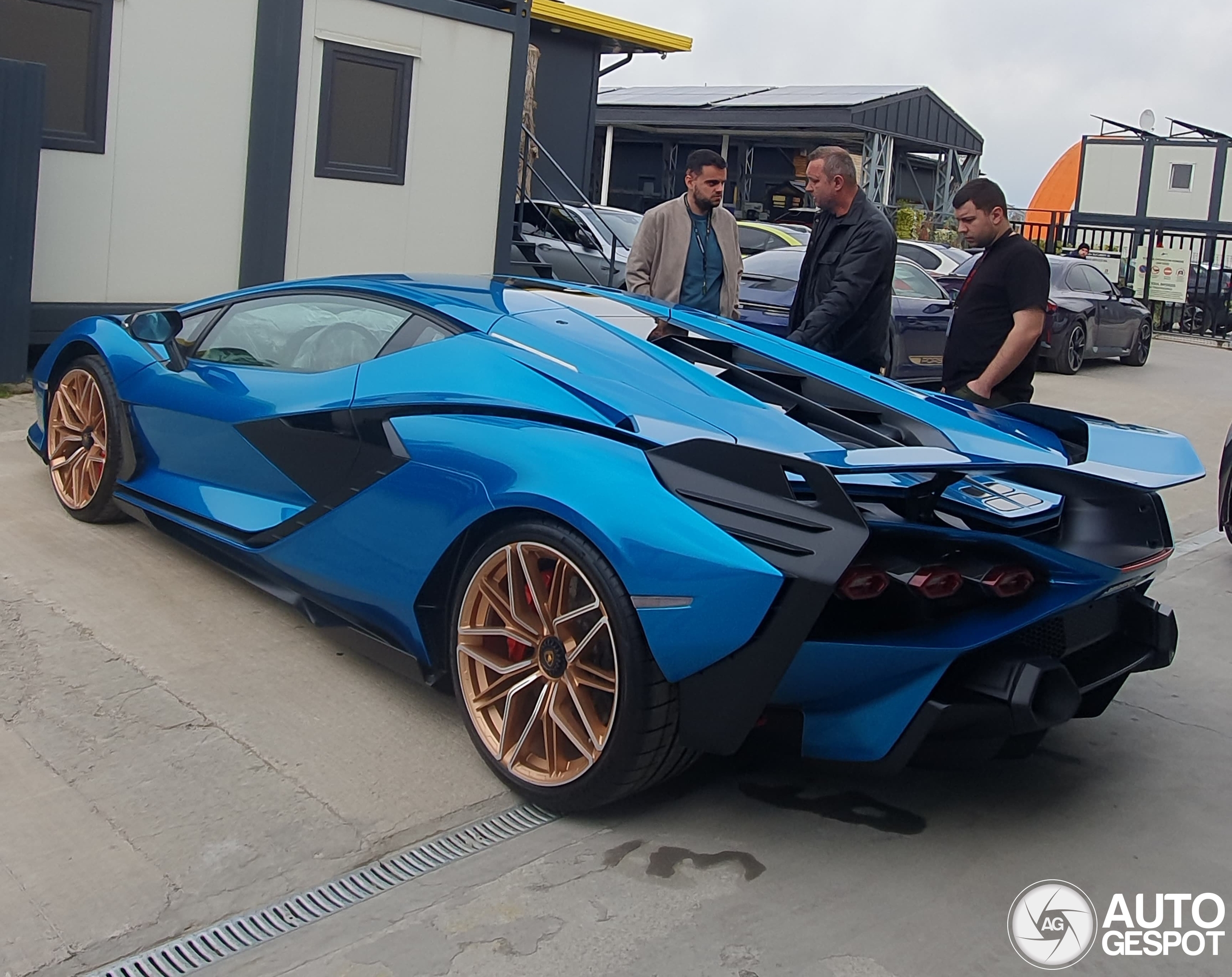 Lamborghini Sián FKP 37 verrast in Boekarest