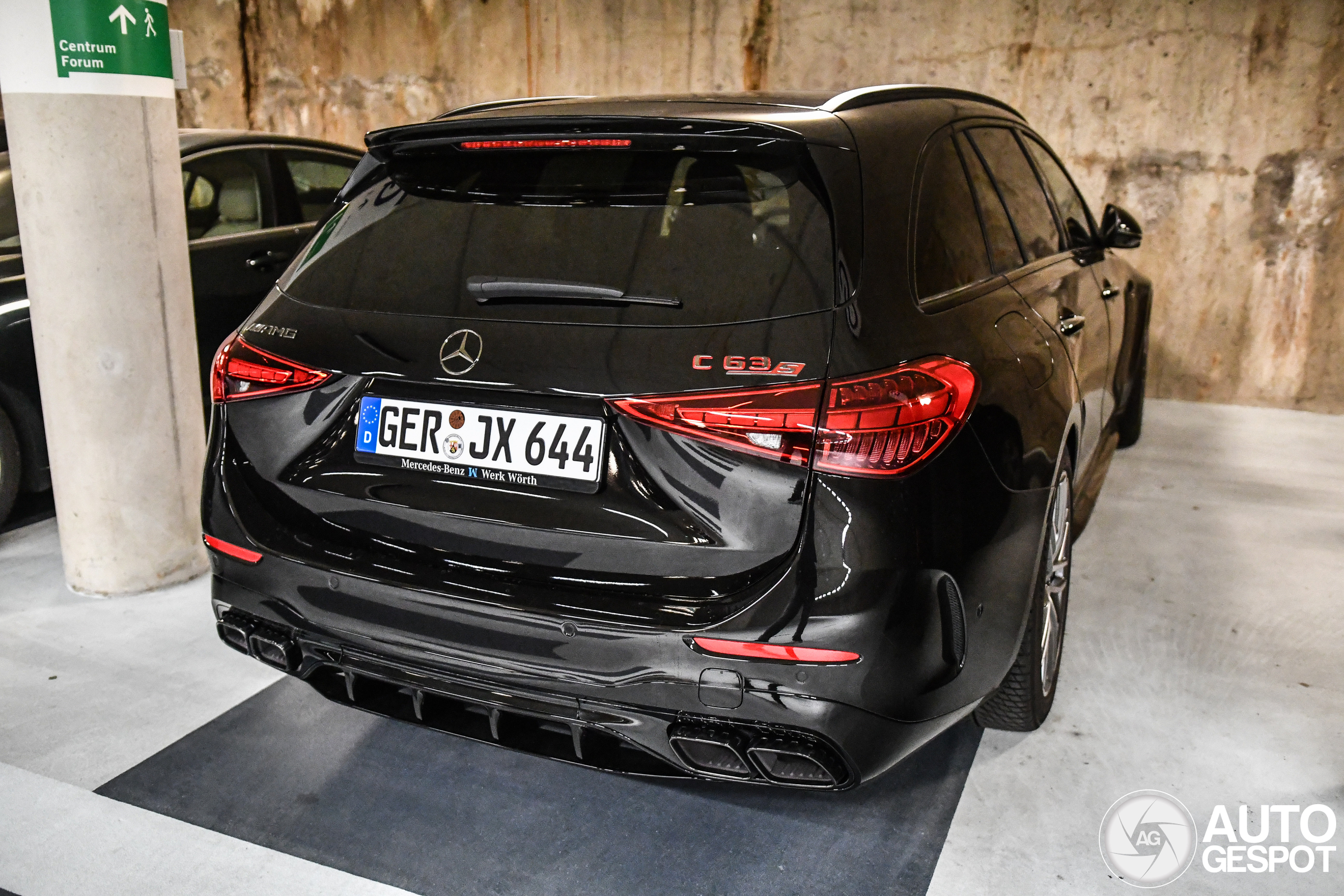 Mercedes-AMG C 63 S E-Performance Estate S206