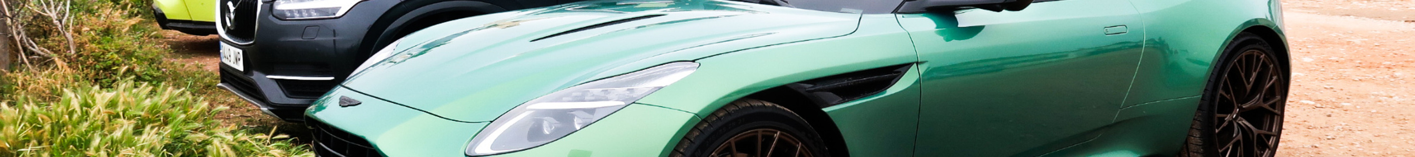 Aston Martin DB12