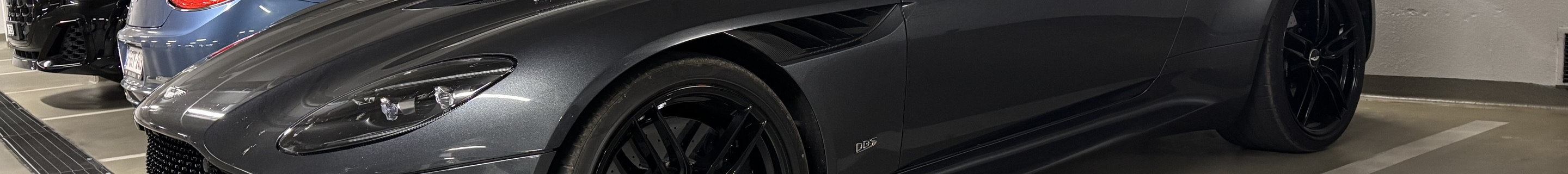 Aston Martin DBS Superleggera Volante
