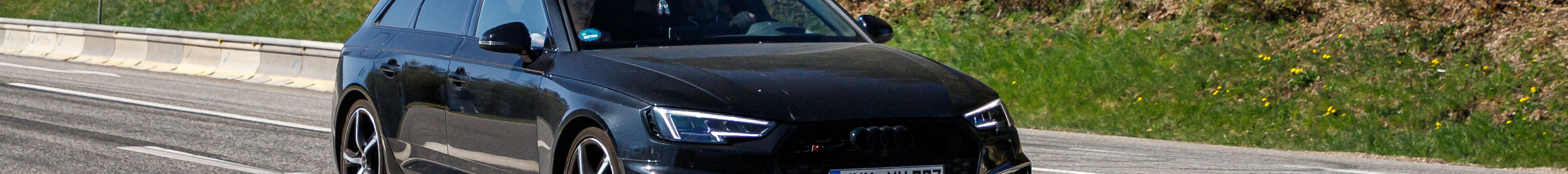 Audi RS4 Avant B9