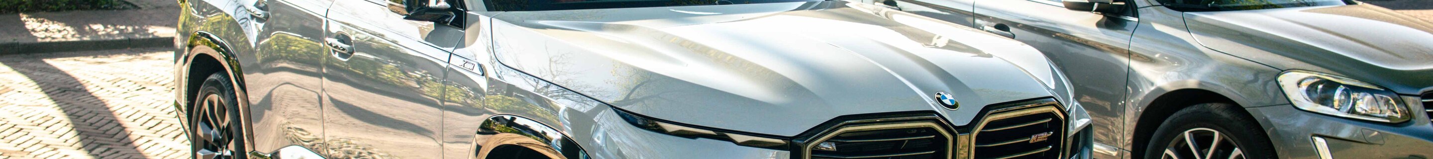 BMW XM G09 Label Red