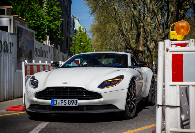 Aston Martin DB11 V8