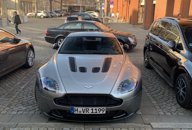Aston Martin V12 Vantage S