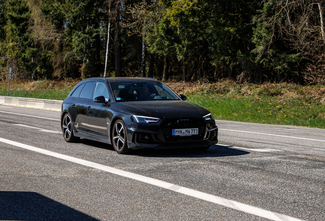 Audi RS4 Avant B9