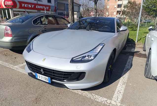Ferrari GTC4Lusso