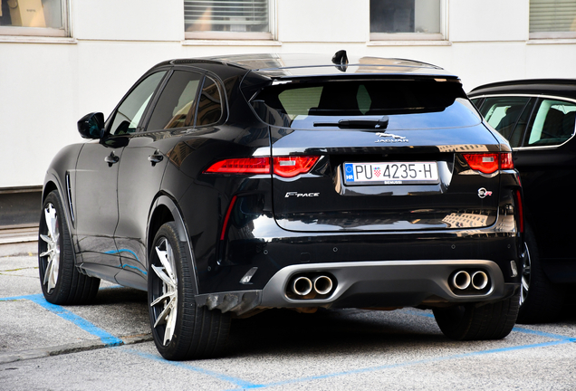 Jaguar F-PACE SVR