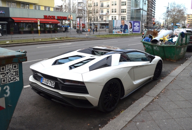 Lamborghini Aventador S LP740-4 Roadster