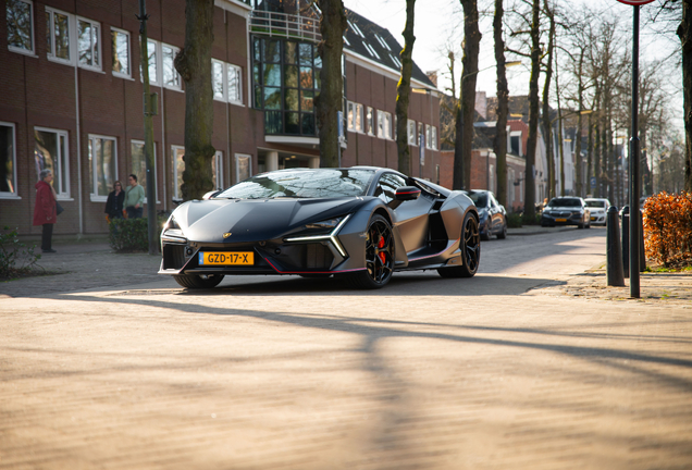 Lamborghini Revuelto