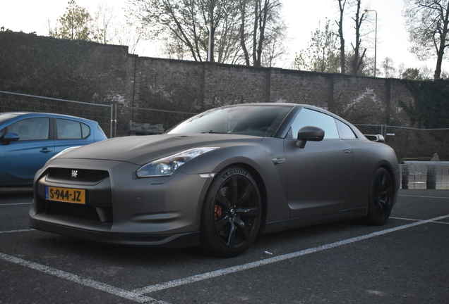 Nissan GT-R 2011