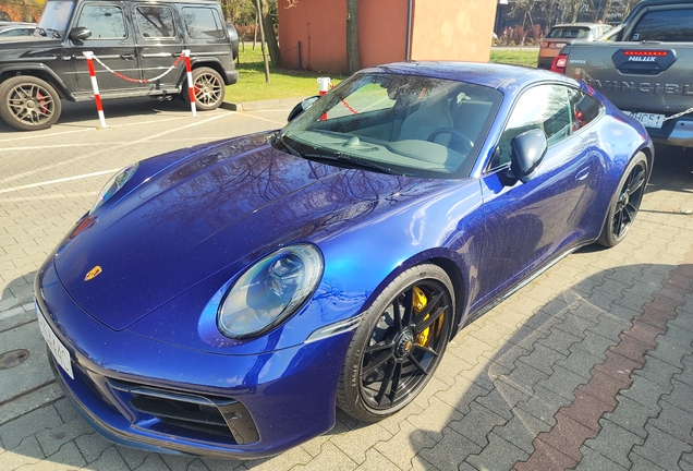 Porsche 992 Carrera GTS