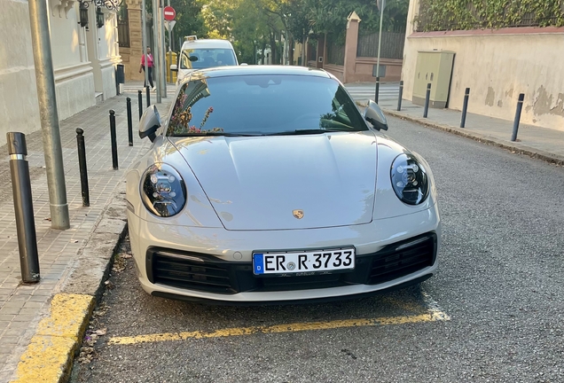 Porsche 992 Carrera 4S