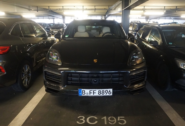 Porsche 9YA Cayenne GTS