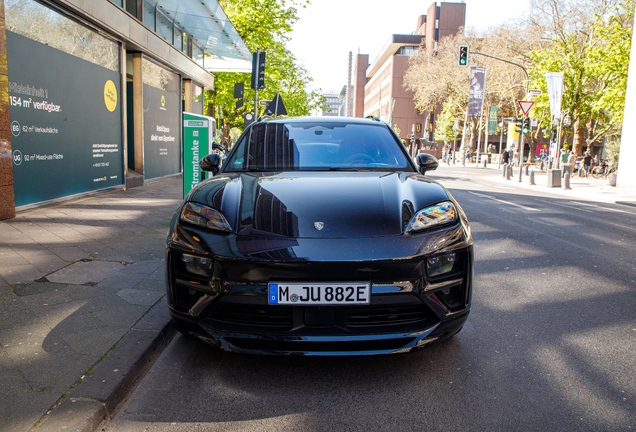 Porsche Macan EV Turbo