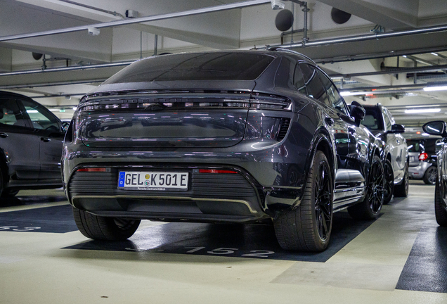 Porsche Macan EV Turbo