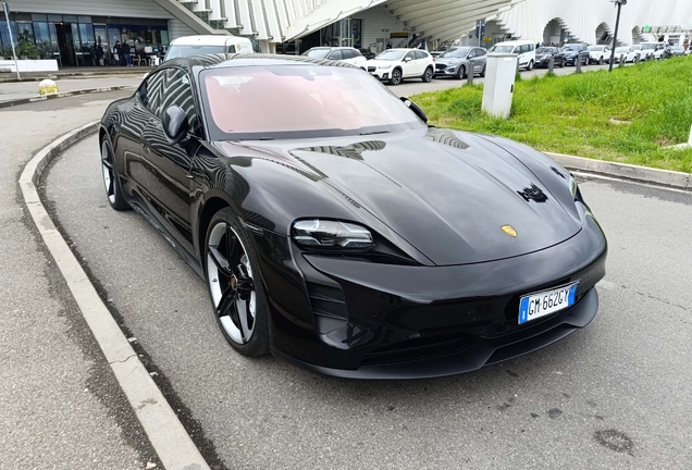 Porsche Taycan GTS
