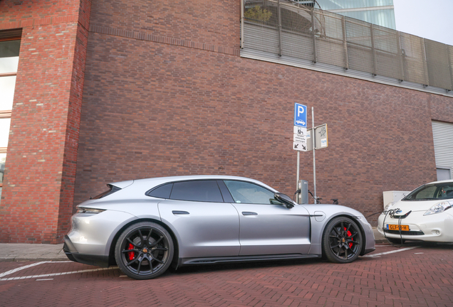 Porsche Taycan GTS Sport Turismo