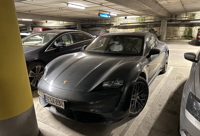 Porsche Taycan Turbo