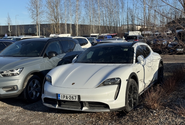 Porsche Taycan Turbo Cross Turismo