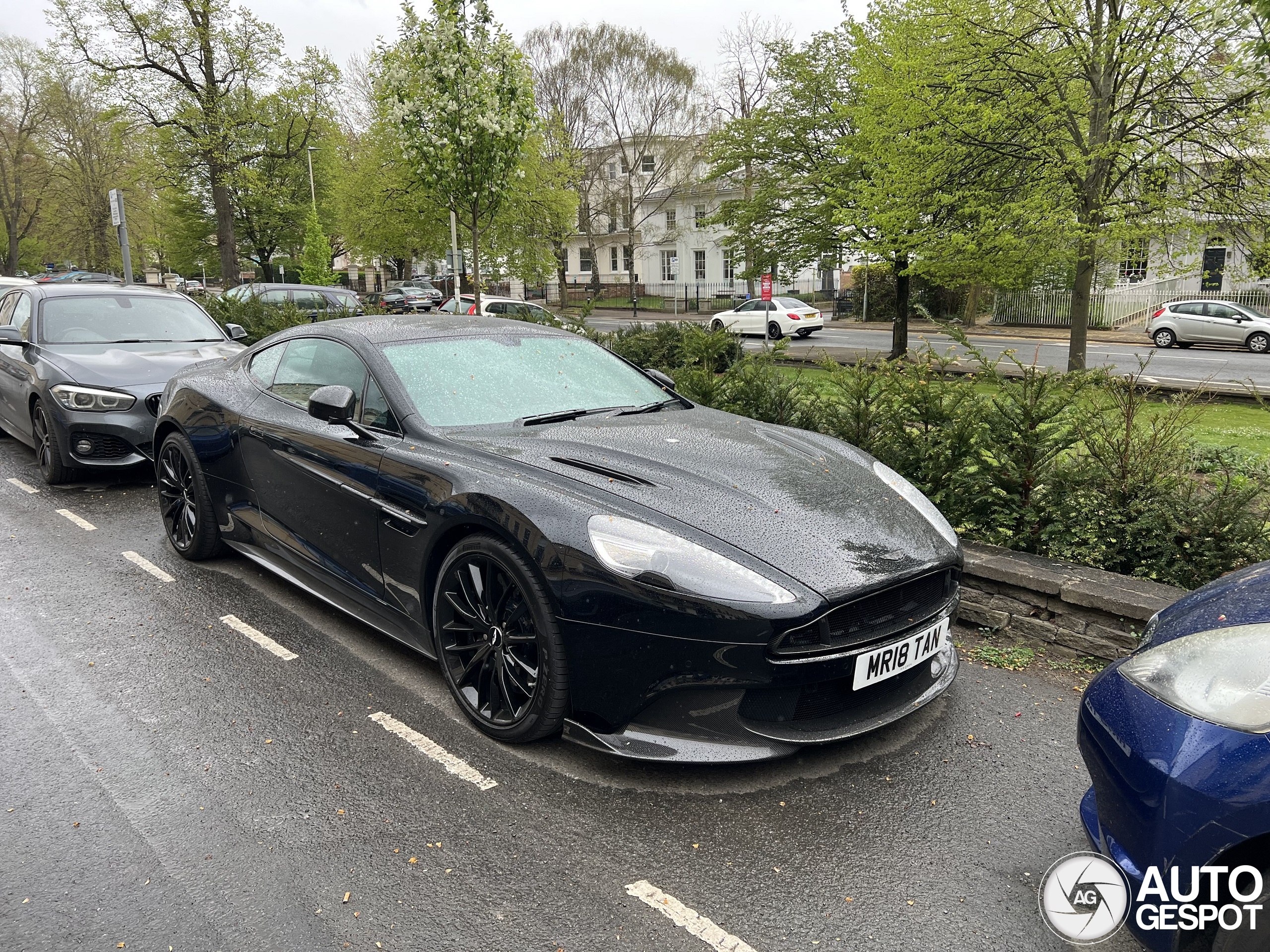 Aston Martin Vanquish S 2017 Ultimate Edition