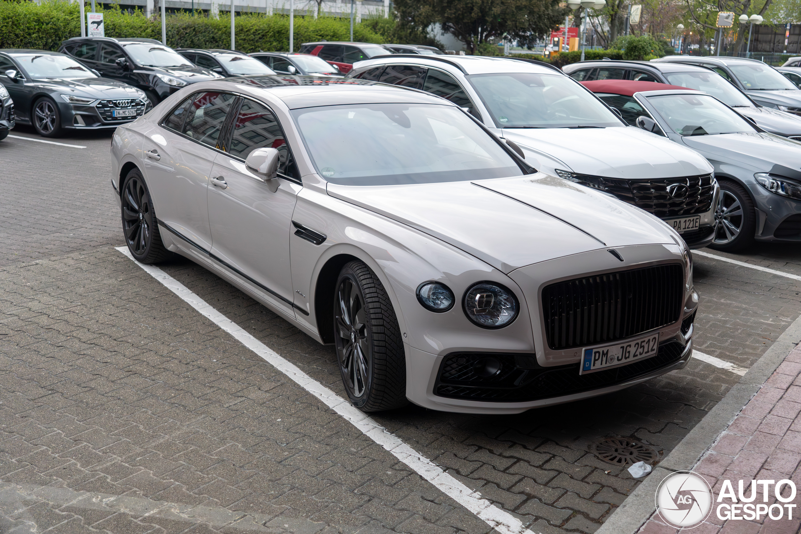 Bentley Flying Spur V8 Azure