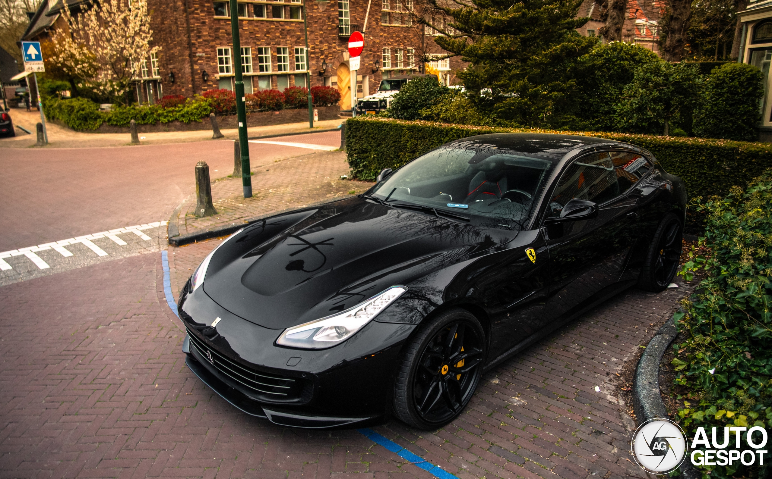 Ferrari GTC4Lusso T