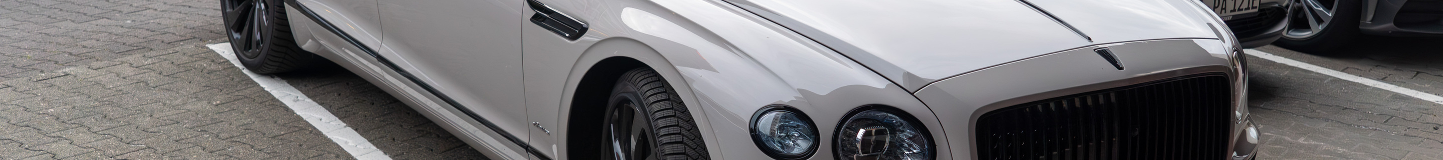 Bentley Flying Spur V8 Azure