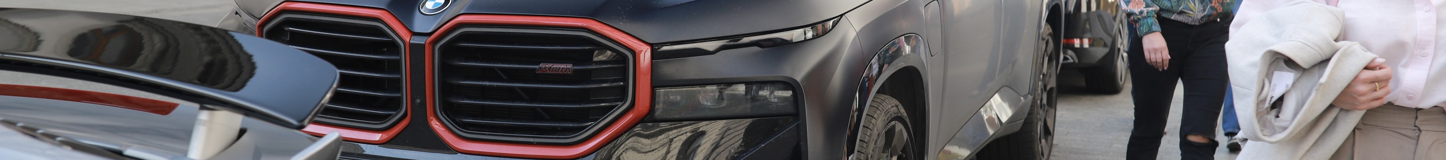 BMW XM G09 Label Red