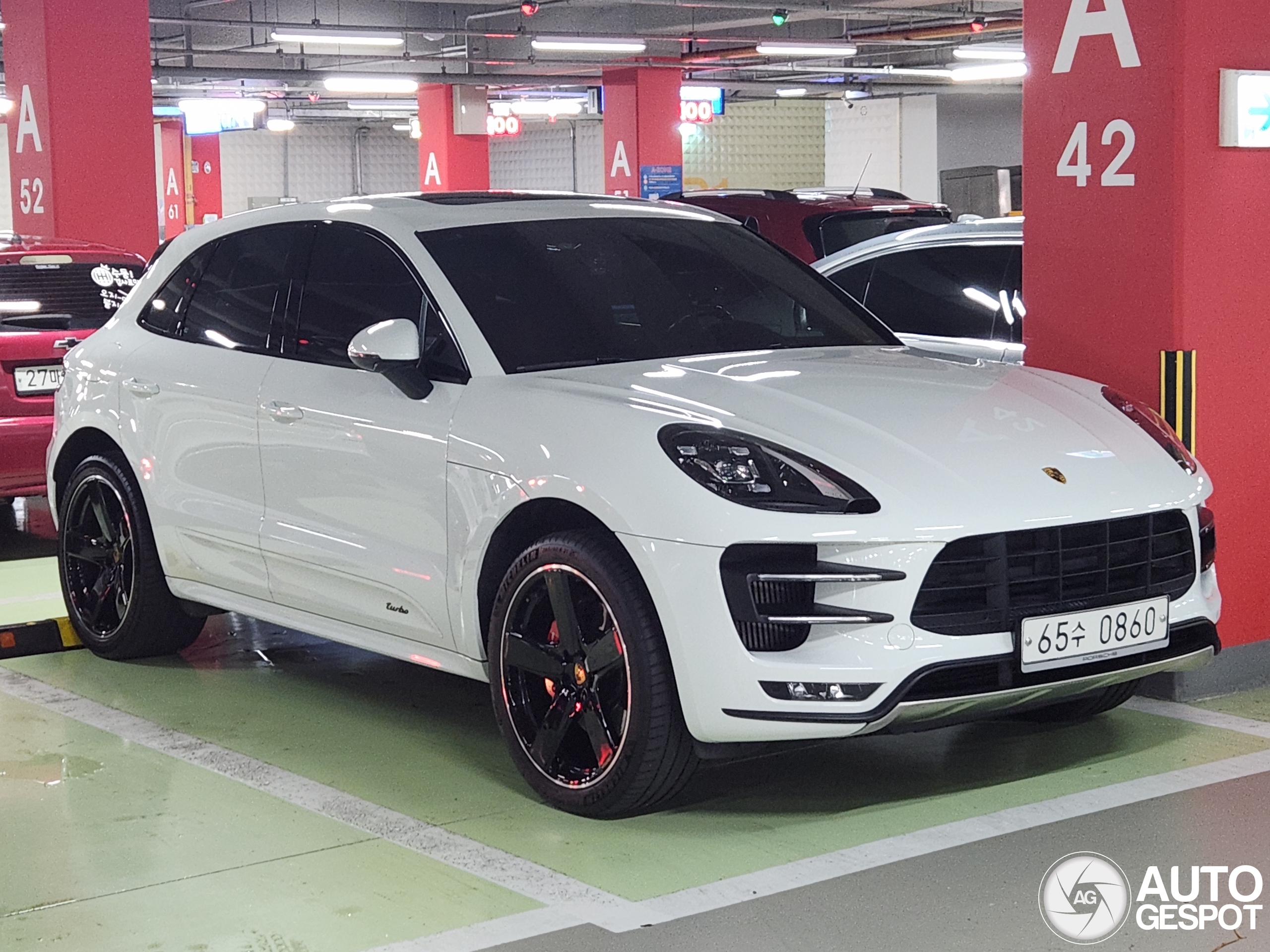 Porsche 95B Macan Turbo
