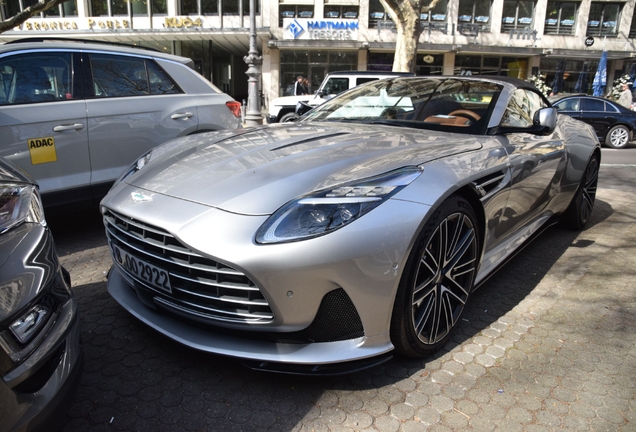 Aston Martin DB12 Volante