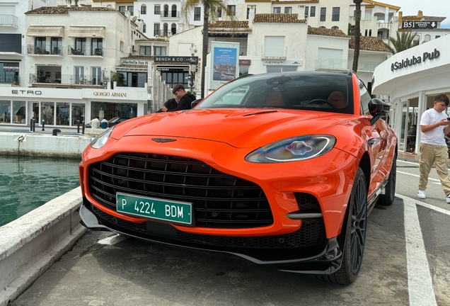 Aston Martin DBX707