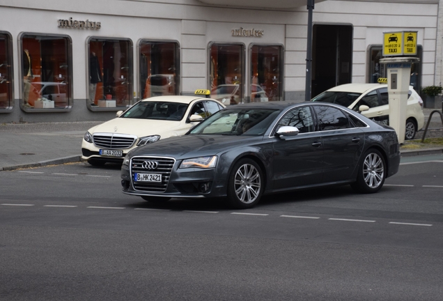 Audi S8 D4