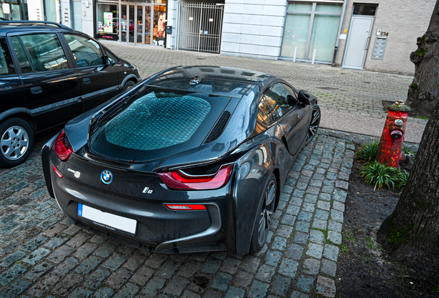 BMW i8
