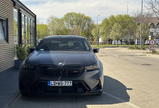 BMW M5 G90
